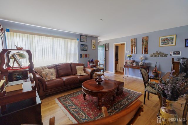 829 Harrell Avenue, Woodbridge Proper, NJ 07095