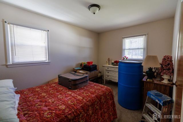 829 Harrell Avenue, Woodbridge Proper, NJ 07095