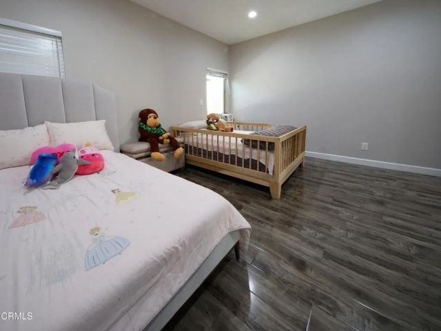 11045 Califa Street, North Hollywood, CA 91601