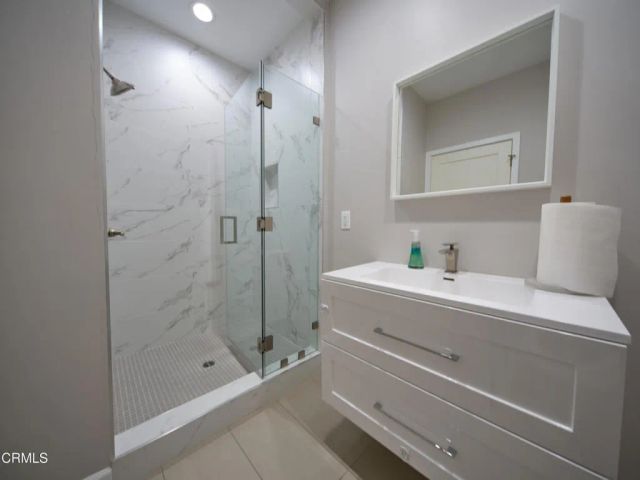 11045 Califa Street, North Hollywood, CA 91601