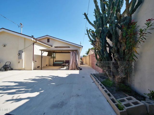 11045 Califa Street, North Hollywood, CA 91601