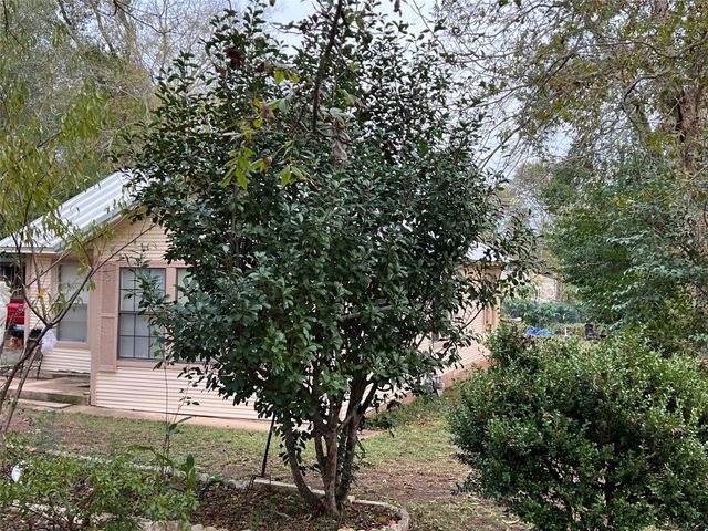 206 S Cottonwood Street, Crockett, TX 75835