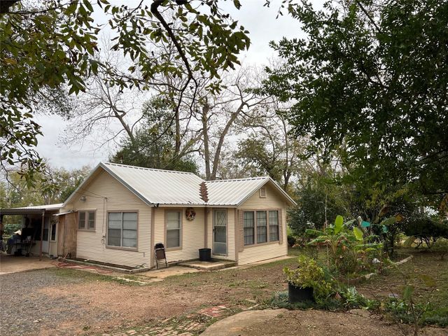 206 S Cottonwood Street, Crockett, TX 75835