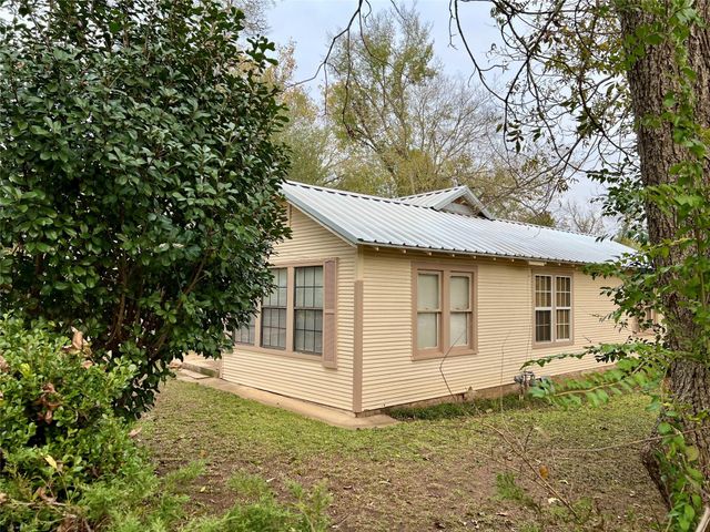 206 S Cottonwood Street, Crockett, TX 75835