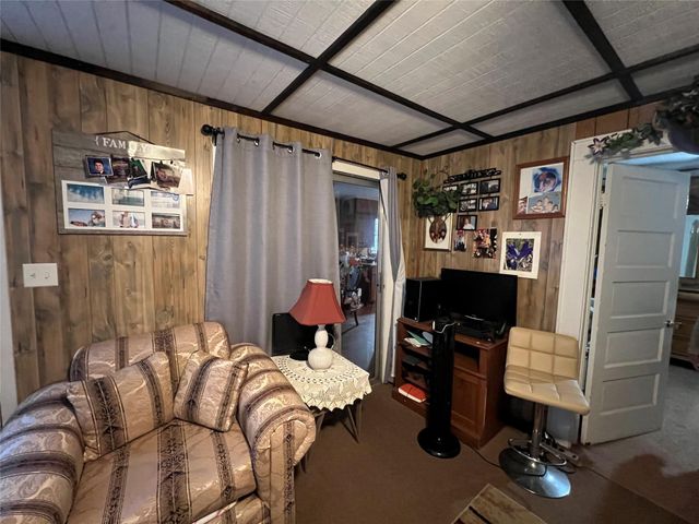 206 S Cottonwood Street, Crockett, TX 75835