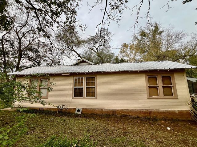 206 S Cottonwood Street, Crockett, TX 75835