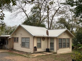 206 S Cottonwood Street, Crockett, TX 75835
