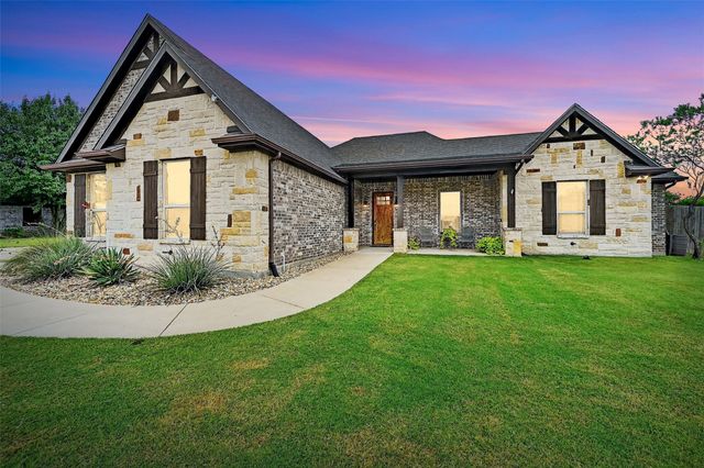 686 Cypress Point Drive, Gunter, TX 75058