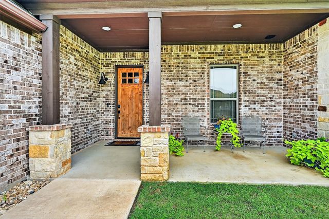 686 Cypress Point Drive, Gunter, TX 75058