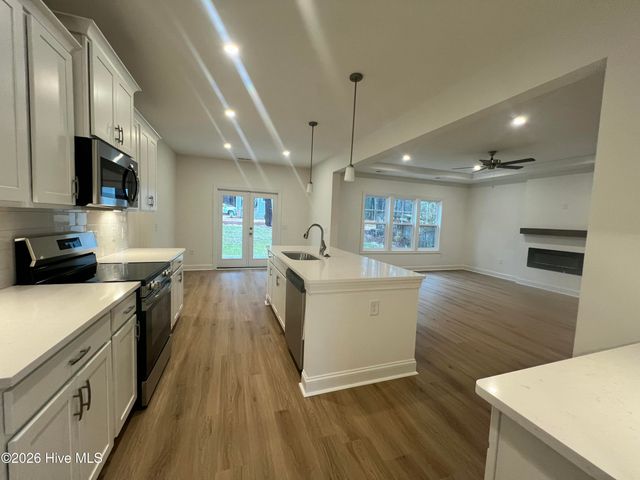 865 Blue Bird Drive, Vass, NC 28394