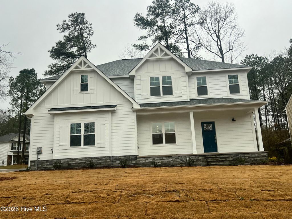865 Blue Bird Drive, Vass, NC 28394