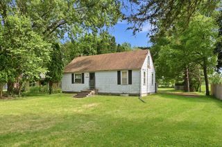 W376S5156 E Pretty Lake ROAD, Dousman, WI 53118