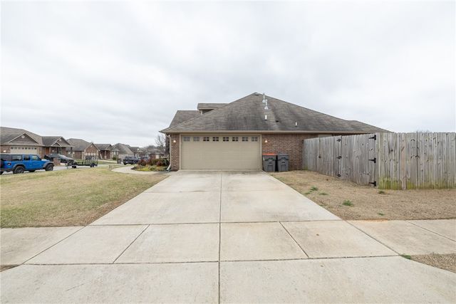 951 Piper Street, Cave Springs, AR 72718