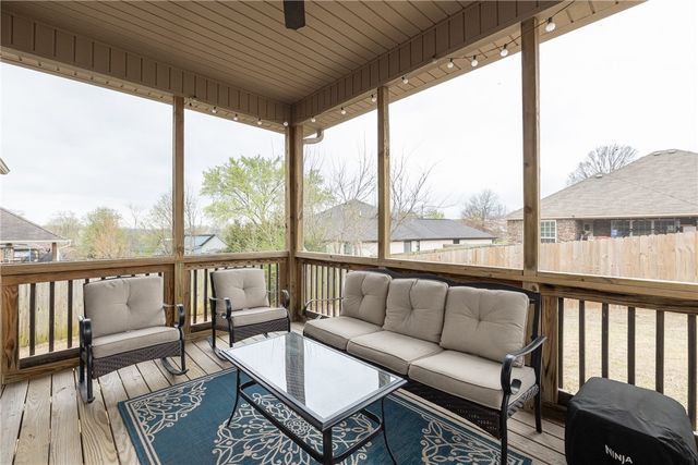 951 Piper Street, Cave Springs, AR 72718