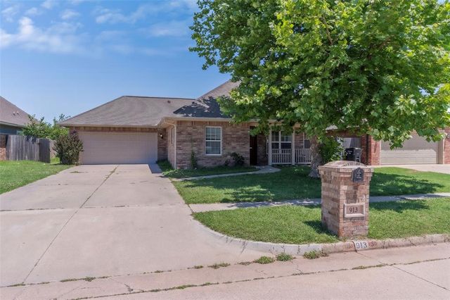 913 SW 16th Street, Moore, OK 73160