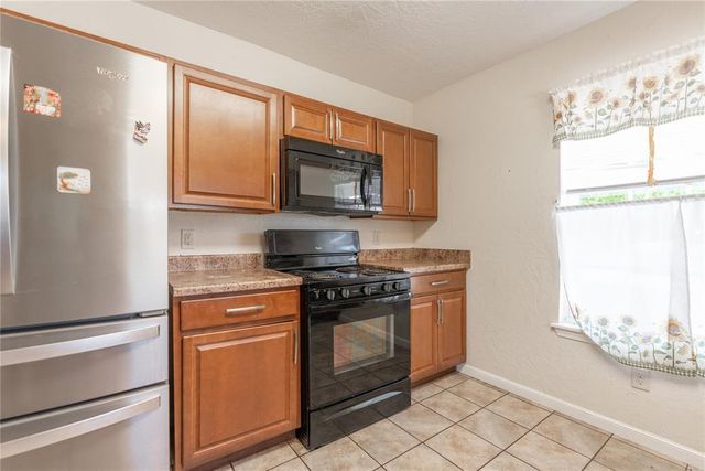 913 SW 16th Street, Moore, OK 73160