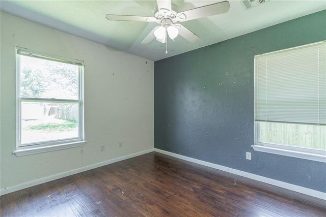 913 SW 16th Street, Moore, OK 73160