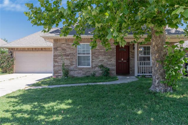 913 SW 16th Street, Moore, OK 73160