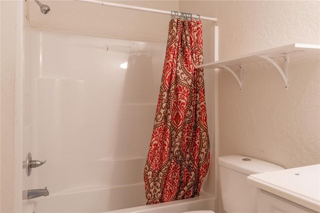 913 SW 16th Street, Moore, OK 73160