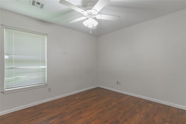 913 SW 16th Street, Moore, OK 73160