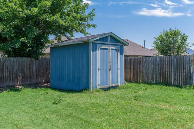 913 SW 16th Street, Moore, OK 73160