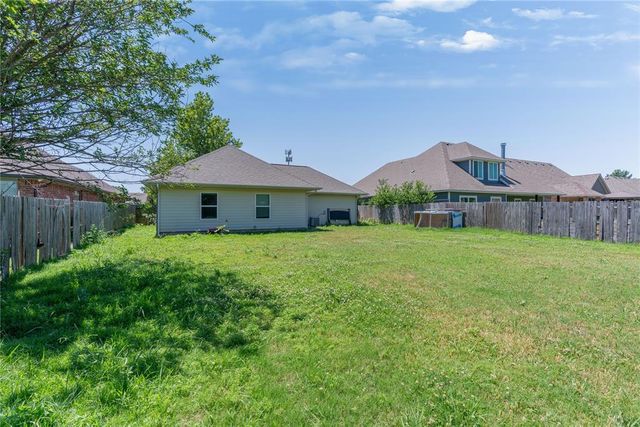 913 SW 16th Street, Moore, OK 73160