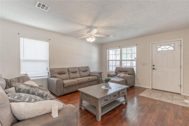 913 SW 16th Street, Moore, OK 73160