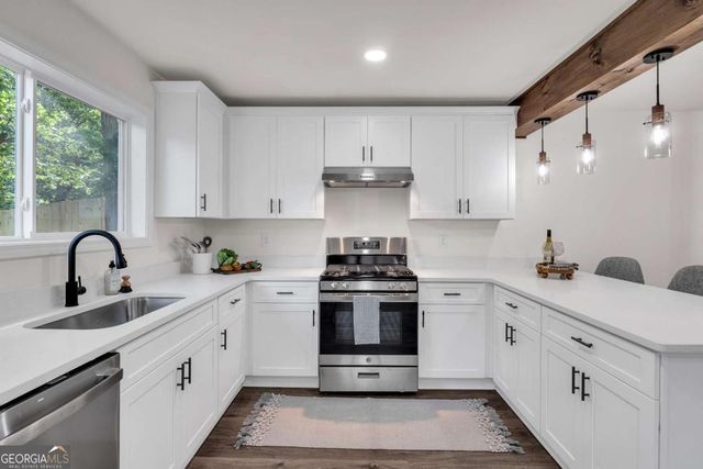 2831 Ivanhoe Lane SE, Smyrna, GA 30082