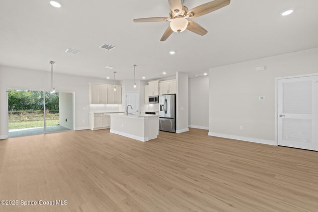 2357 Hagoplan Avenue SW, Palm Bay, FL 32908