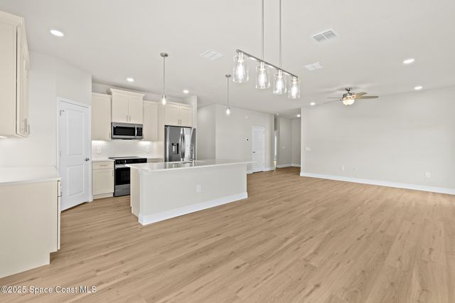 2357 Hagoplan Avenue SW, Palm Bay, FL 32908