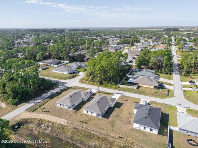 2357 Hagoplan Avenue SW, Palm Bay, FL 32908