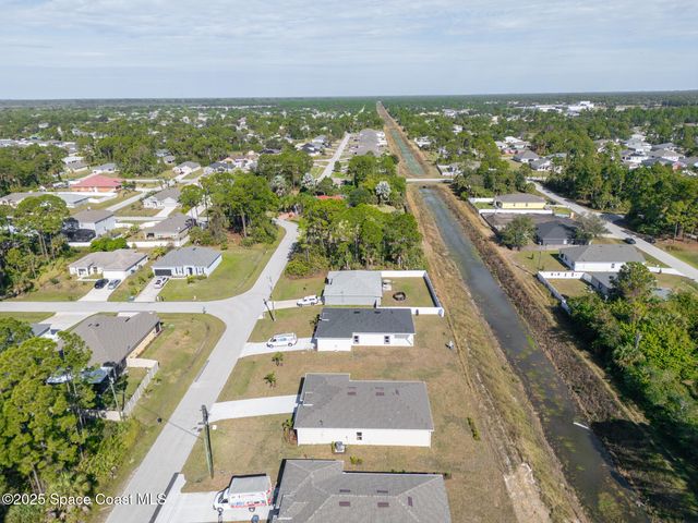 2357 Hagoplan Avenue SW, Palm Bay, FL 32908