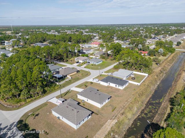 2357 Hagoplan Avenue SW, Palm Bay, FL 32908