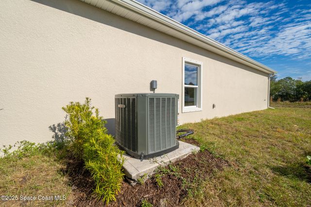 2357 Hagoplan Avenue SW, Palm Bay, FL 32908