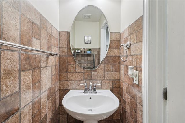 8049 Hinsdale Lane, South Fayette, PA 15057