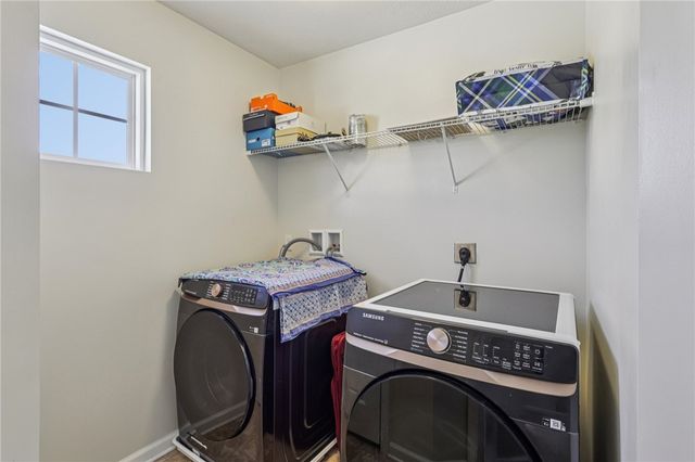 8049 Hinsdale Lane, South Fayette, PA 15057