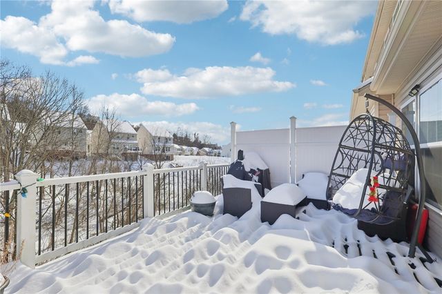 8049 Hinsdale Lane, South Fayette, PA 15057