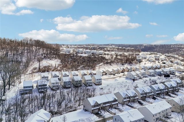 8049 Hinsdale Lane, South Fayette, PA 15057