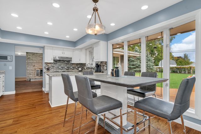 704 Lois Place, Joliet, IL 60435