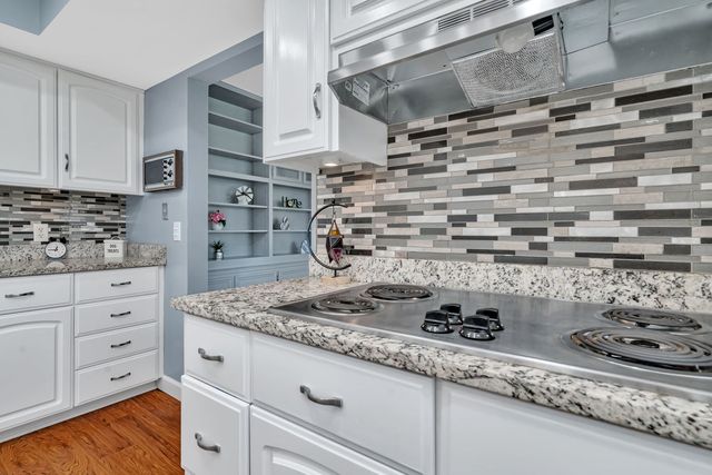 704 Lois Place, Joliet, IL 60435