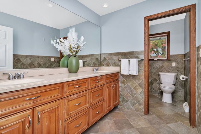 704 Lois Place, Joliet, IL 60435