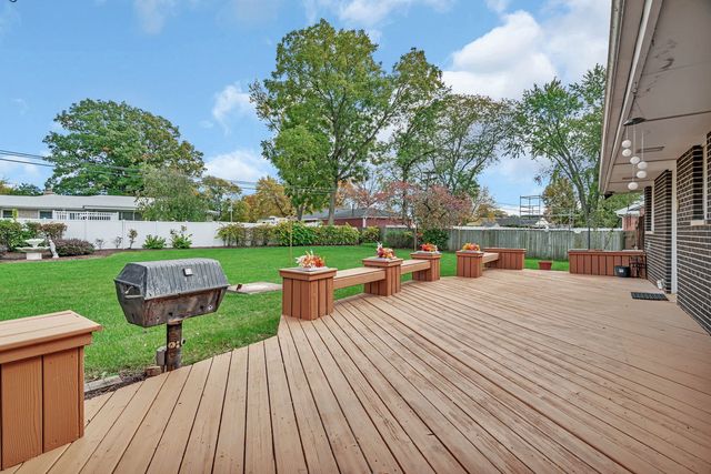 704 Lois Place, Joliet, IL 60435