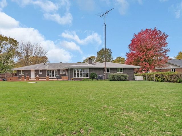 704 Lois Place, Joliet, IL 60435