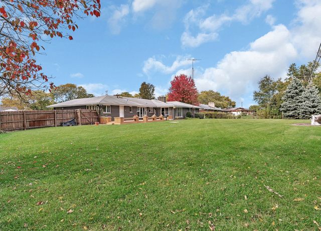 704 Lois Place, Joliet, IL 60435