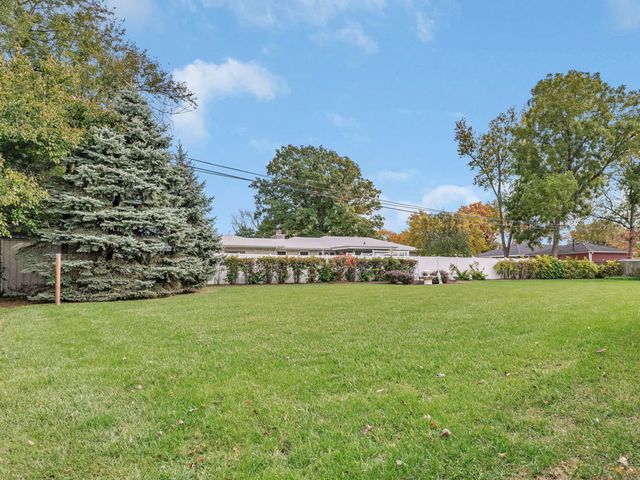 704 Lois Place, Joliet, IL 60435