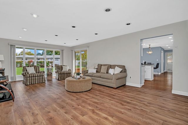 704 Lois Place, Joliet, IL 60435