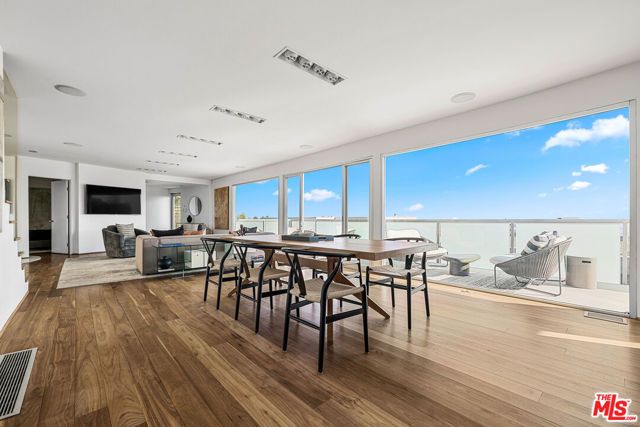 8737 St Ives Drive, Los Angeles, CA 90069