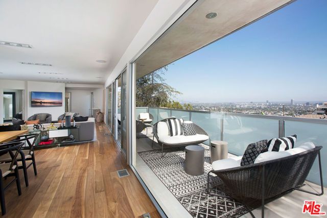 8737 St Ives Drive, Los Angeles, CA 90069