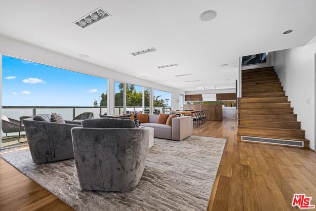 8737 St Ives Drive, Los Angeles, CA 90069