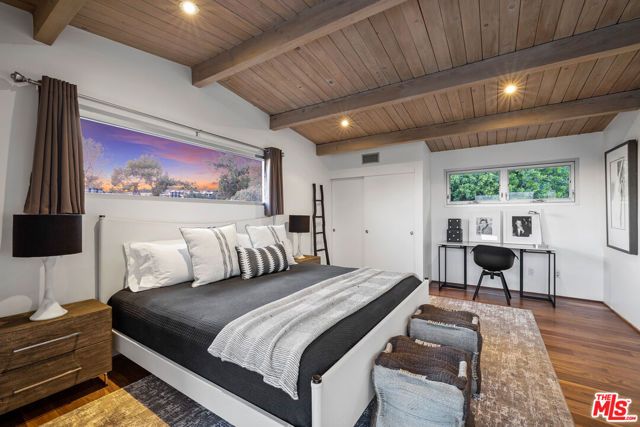 8737 St Ives Drive, Los Angeles, CA 90069